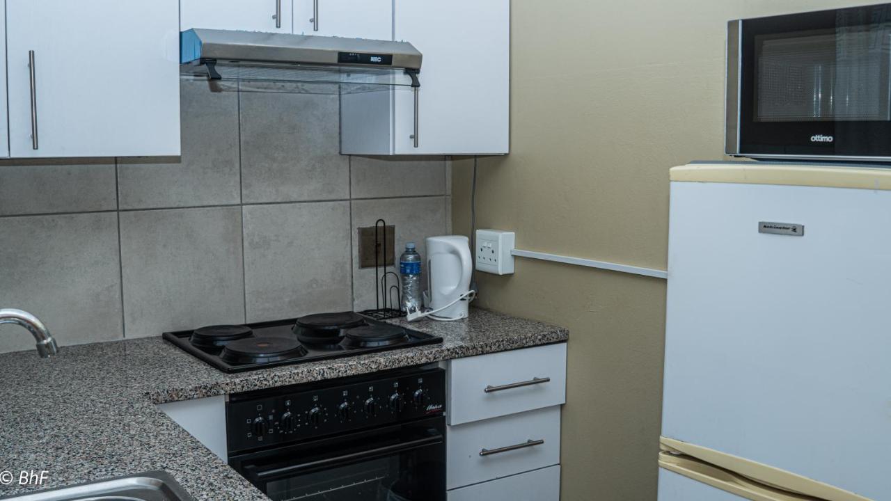 Henry George Guest House Pretoria-Noord Buitenkant foto