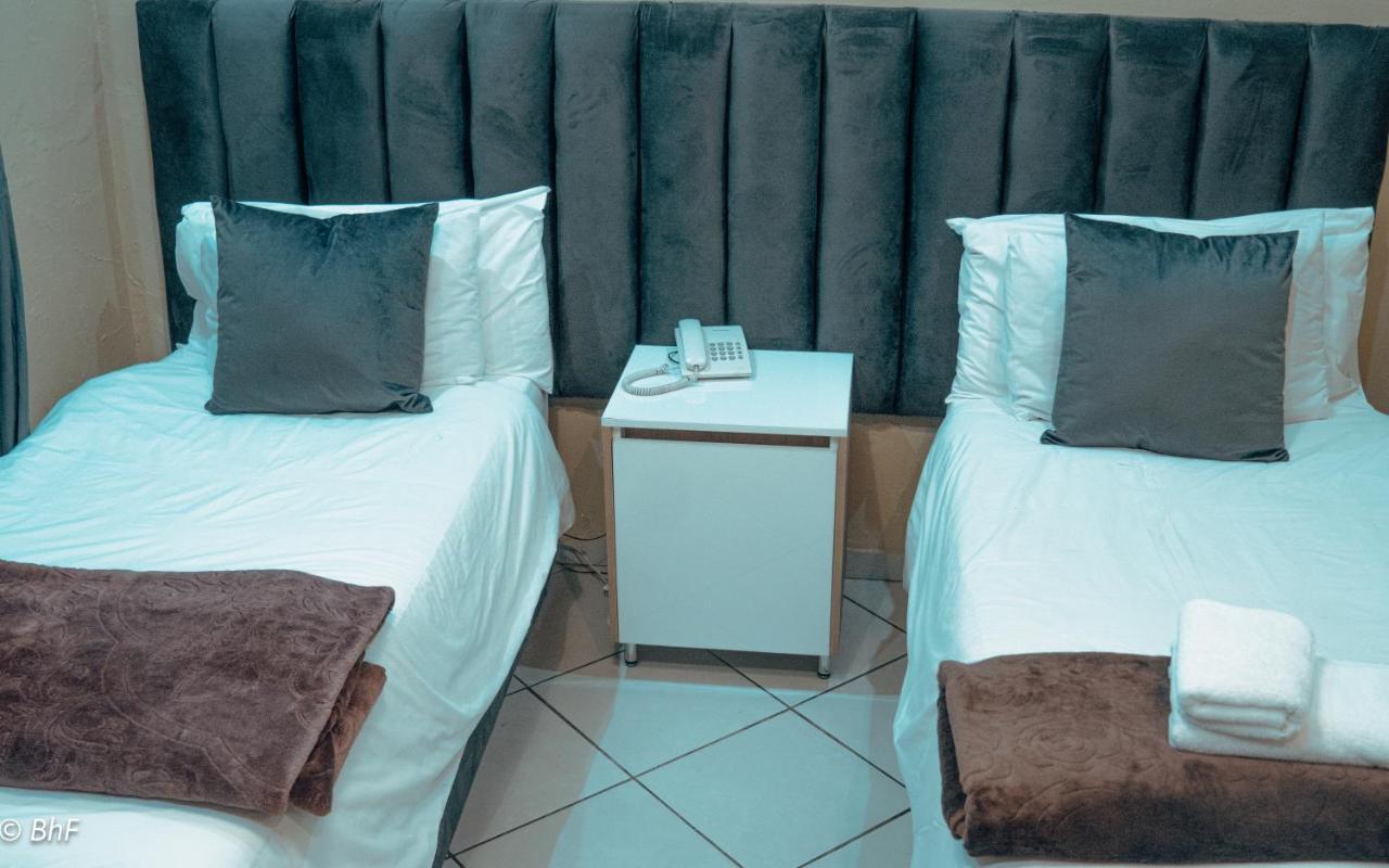 Henry George Guest House Pretoria-Noord Buitenkant foto