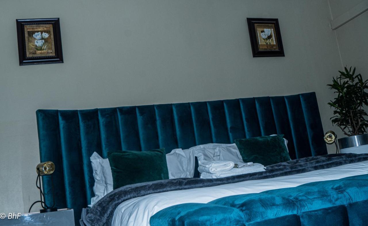 Henry George Guest House Pretoria-Noord Buitenkant foto