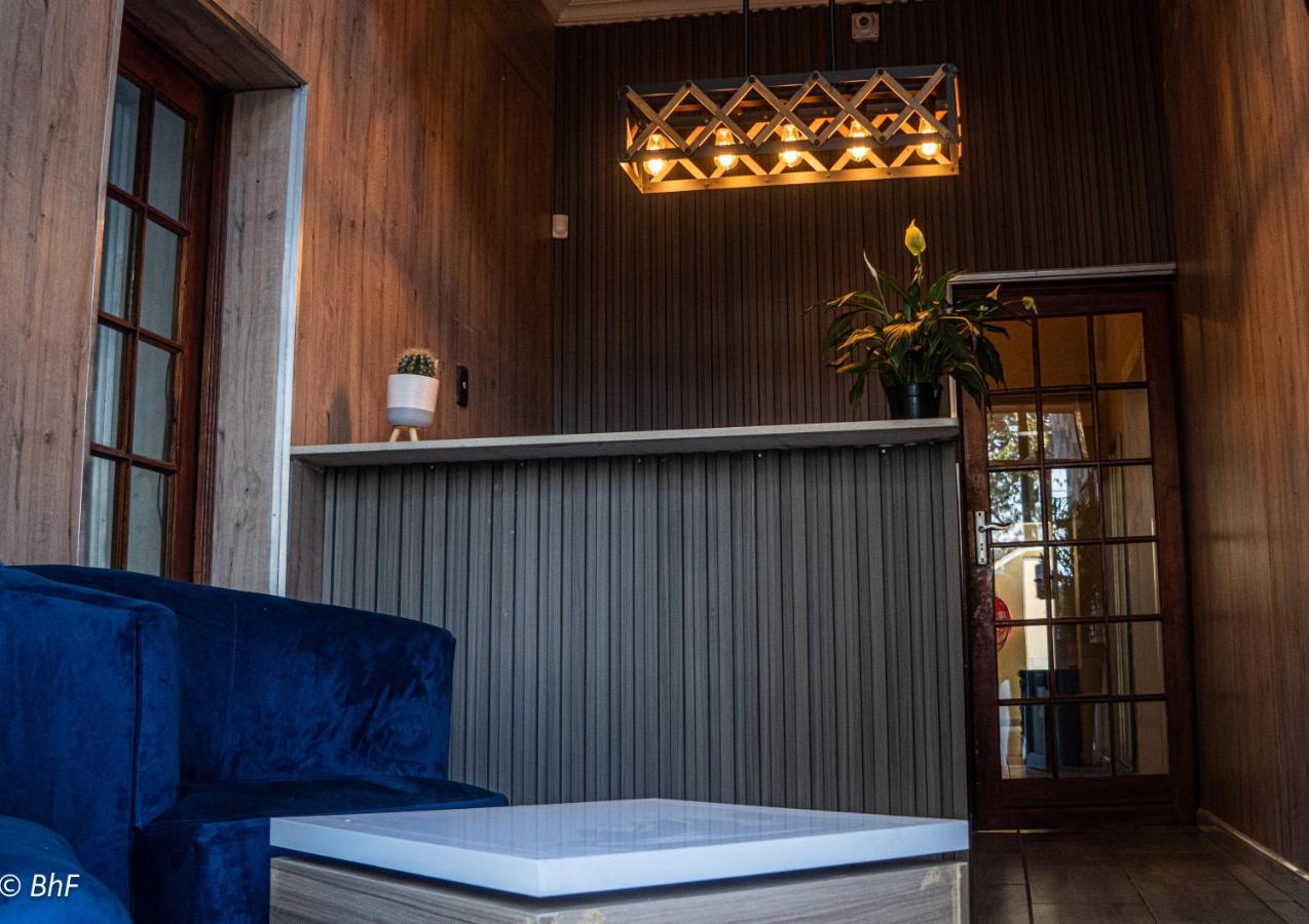 Henry George Guest House Pretoria-Noord Buitenkant foto