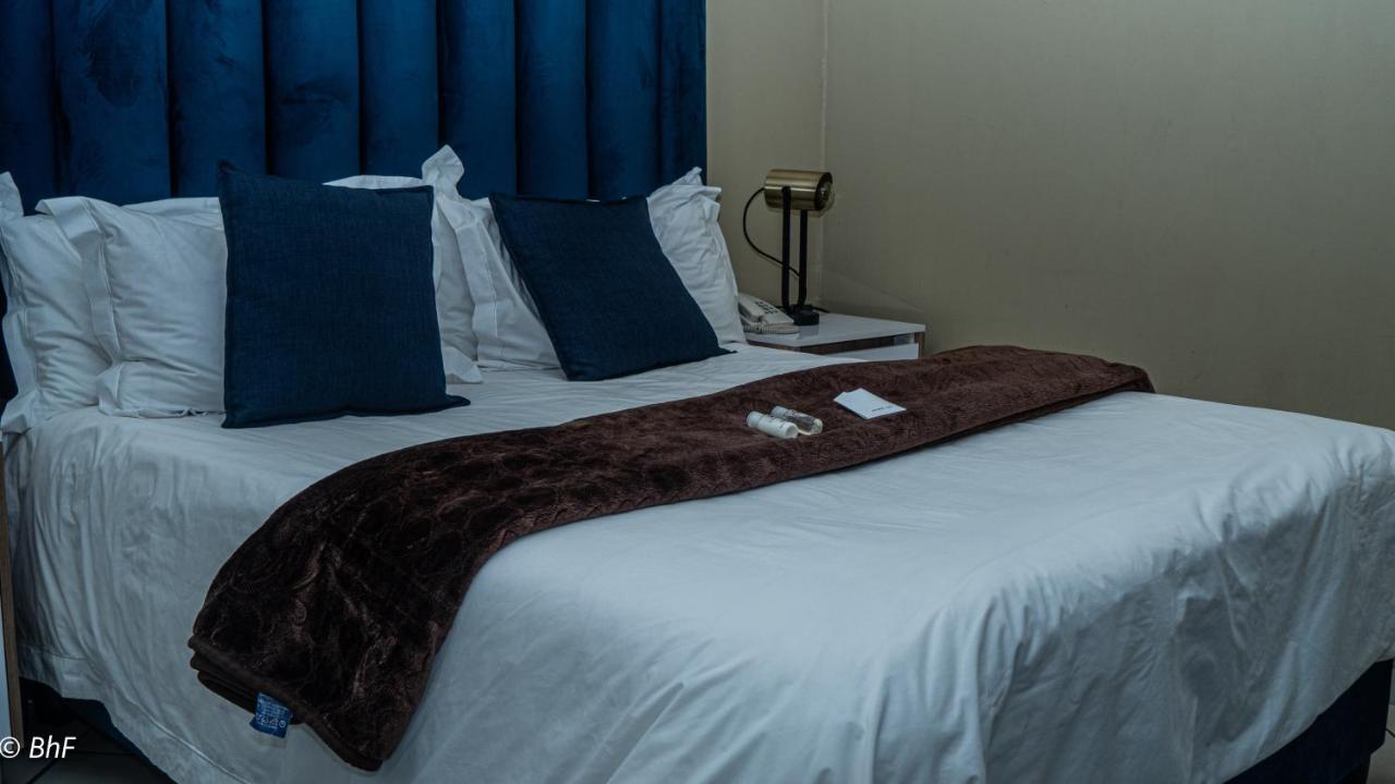 Henry George Guest House Pretoria-Noord Buitenkant foto