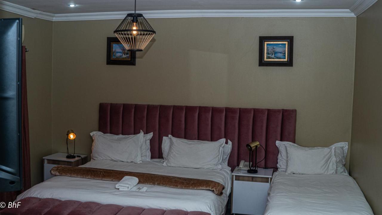 Henry George Guest House Pretoria-Noord Buitenkant foto