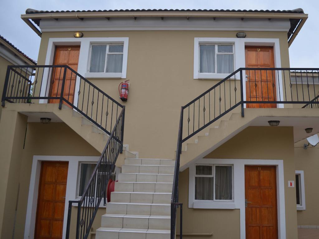 Henry George Guest House Pretoria-Noord Buitenkant foto